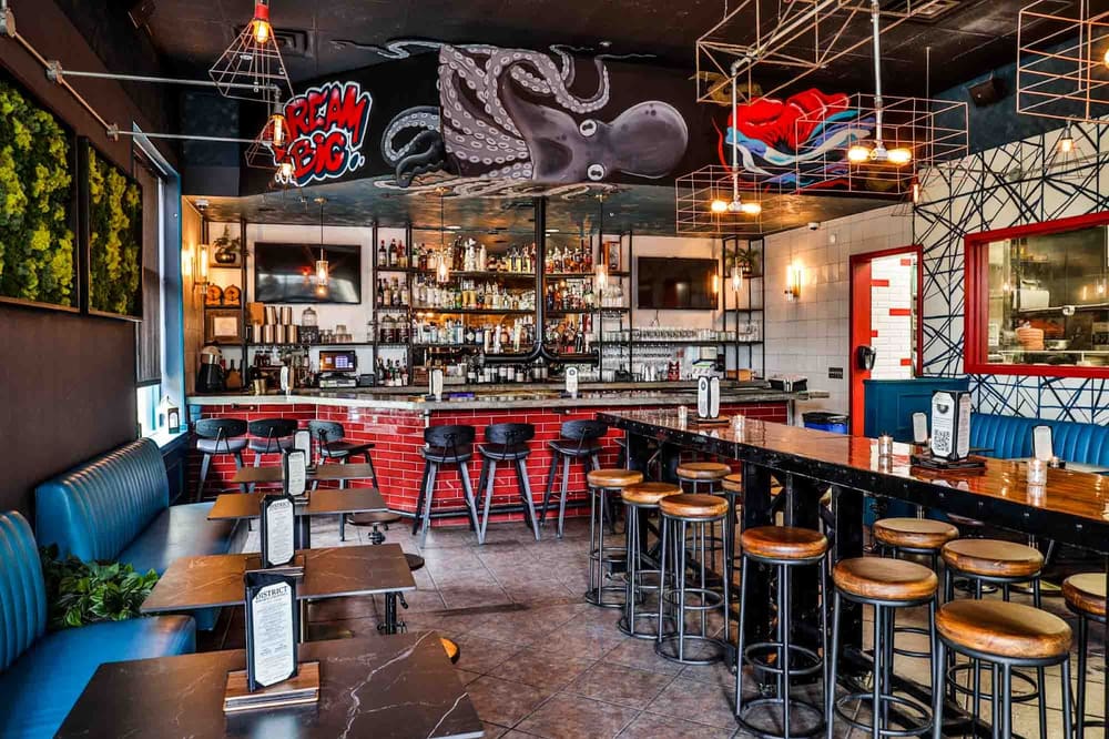 District Kitchen + Cocktails (Slaughter Lane) in Austin