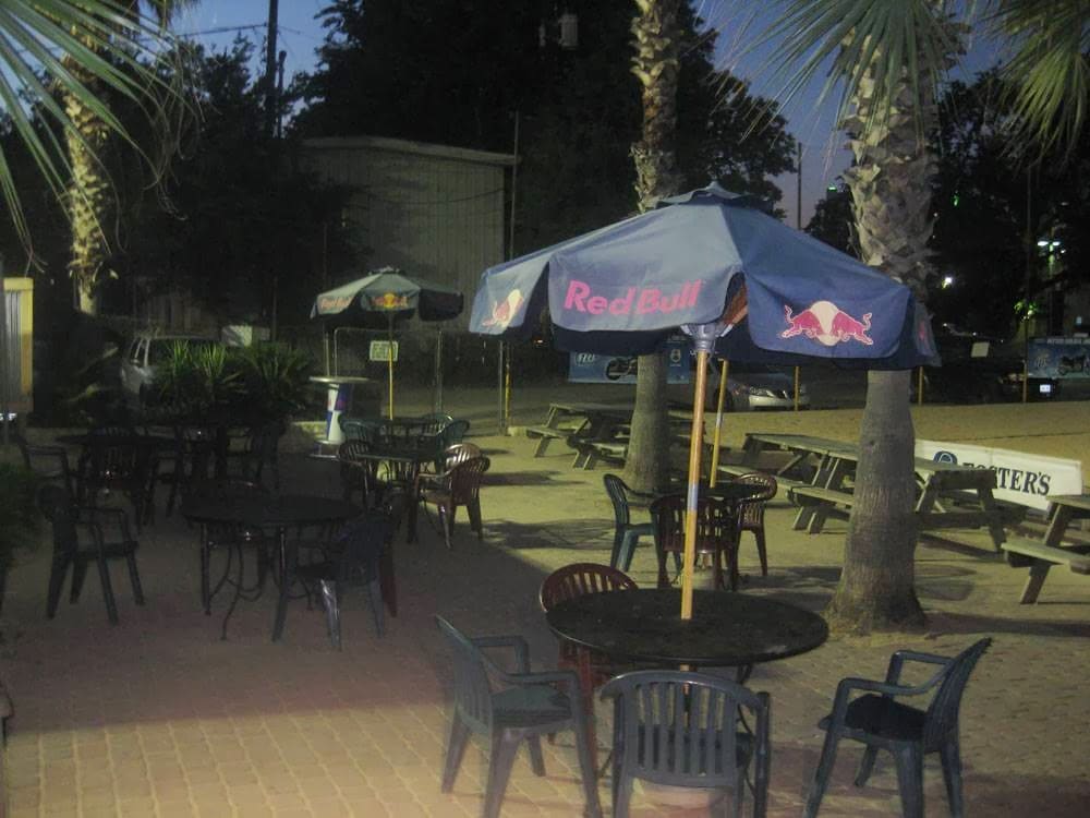 Aussie’s Grill & Beach Bar in Austin