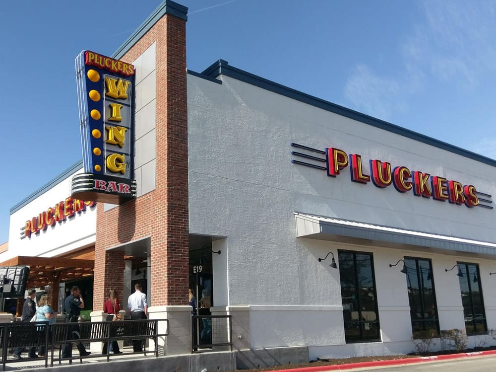 Pluckers Wing Bar (Oak Hill) in Austin